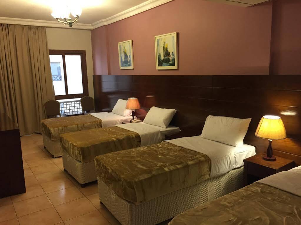 Manazel Alaswaf Hotel Медина Екстериор снимка